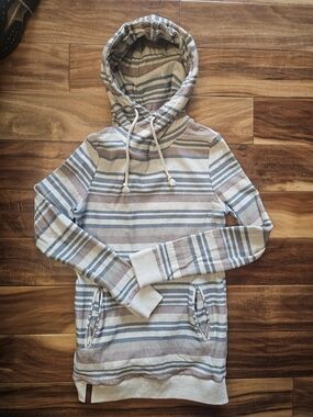 NWOT Ampersand Avenue Striped Hoodie in Cream, Blue & Burgandy
